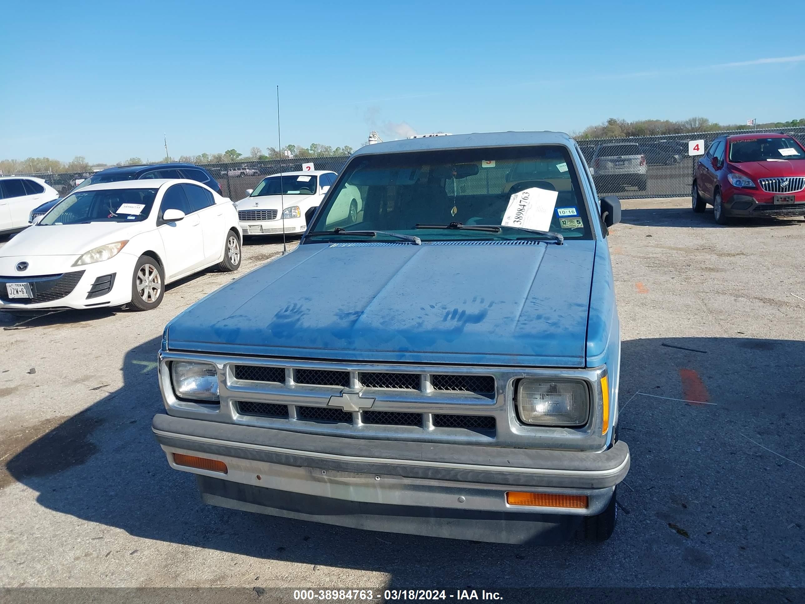 Photo 5 VIN: 1GNCS13Z8P2185539 - CHEVROLET BLAZER 