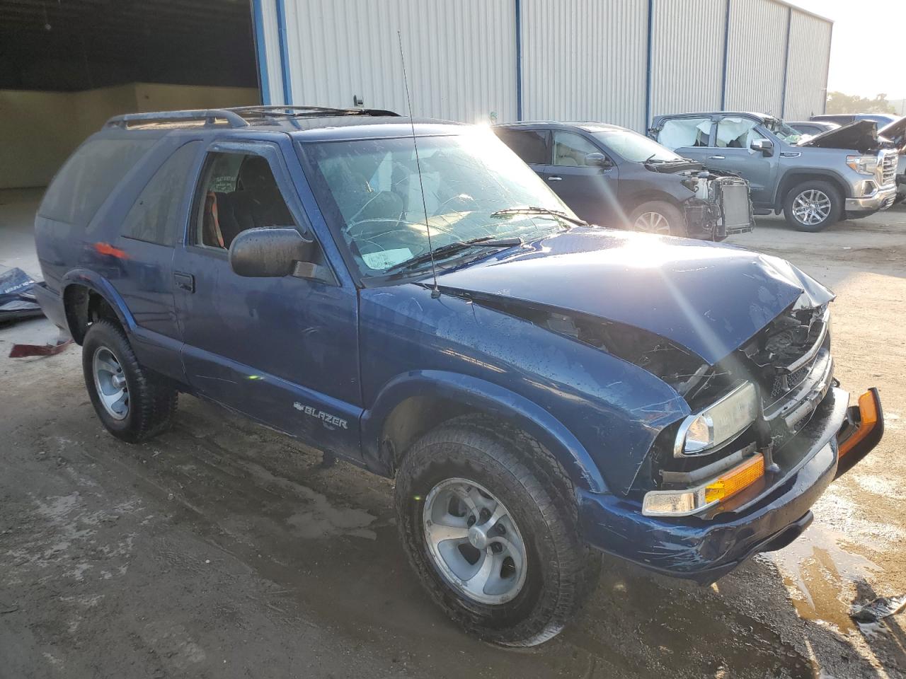 Photo 3 VIN: 1GNCS18W02K222073 - CHEVROLET BLAZER 