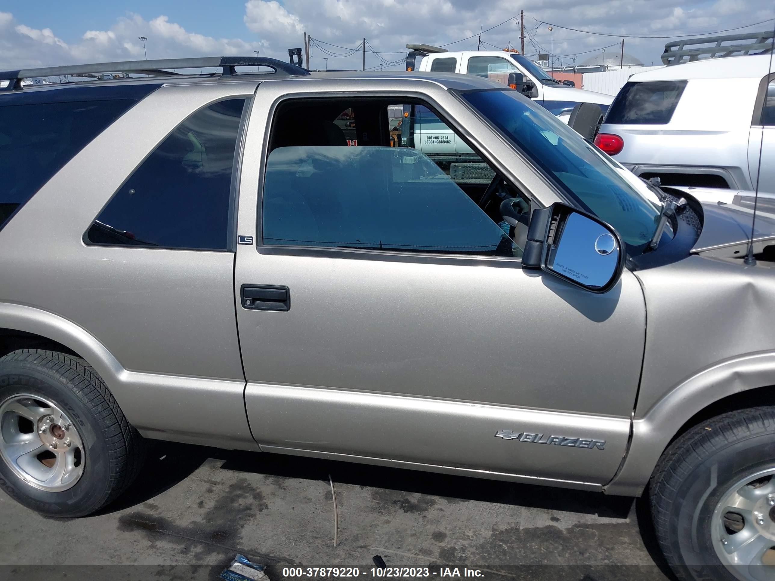 Photo 12 VIN: 1GNCS18W41K122265 - CHEVROLET BLAZER 