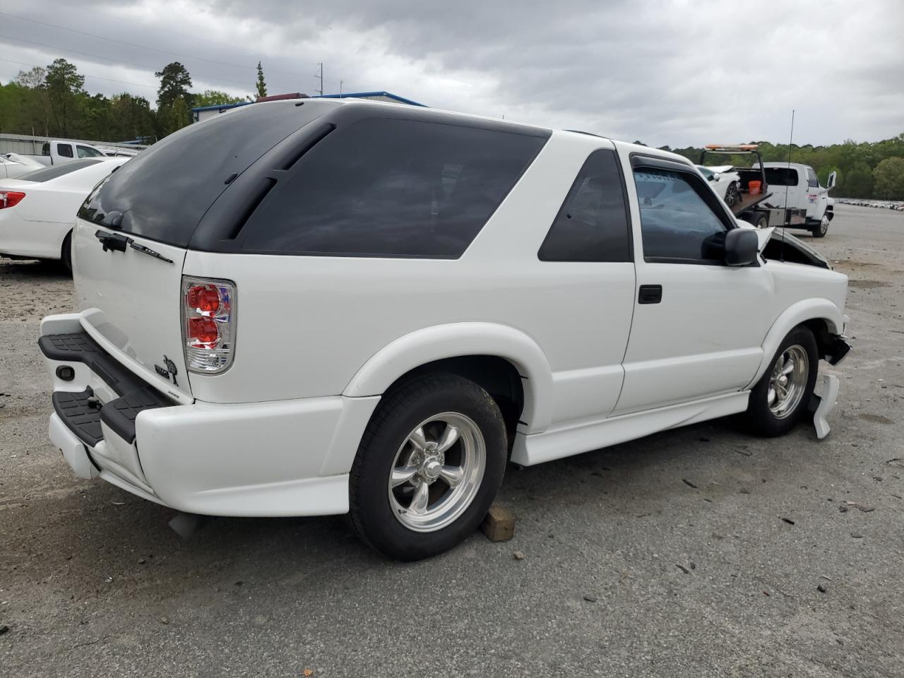 Photo 2 VIN: 1GNCS18W62K172733 - CHEVROLET BLAZER 