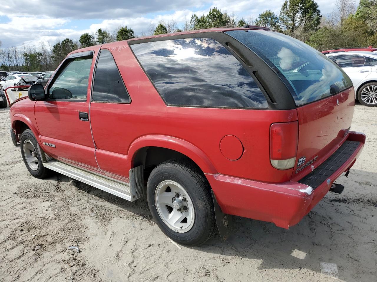 Photo 1 VIN: 1GNCS18W8S2223665 - CHEVROLET BLAZER 