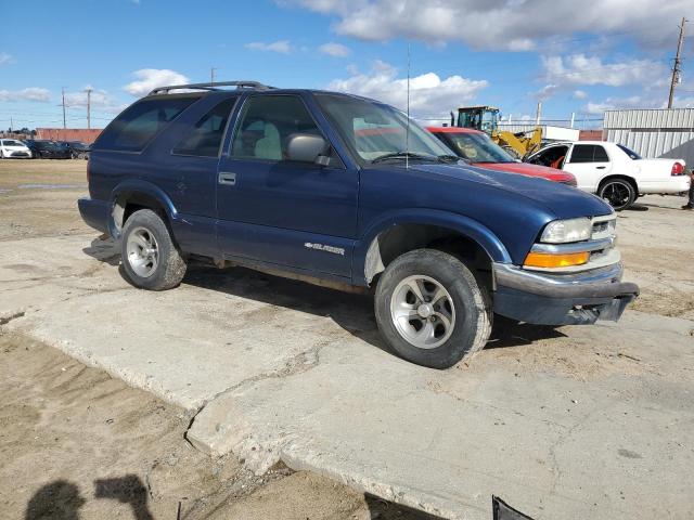 Photo 3 VIN: 1GNCS18W8YK190238 - CHEVROLET BLAZER 