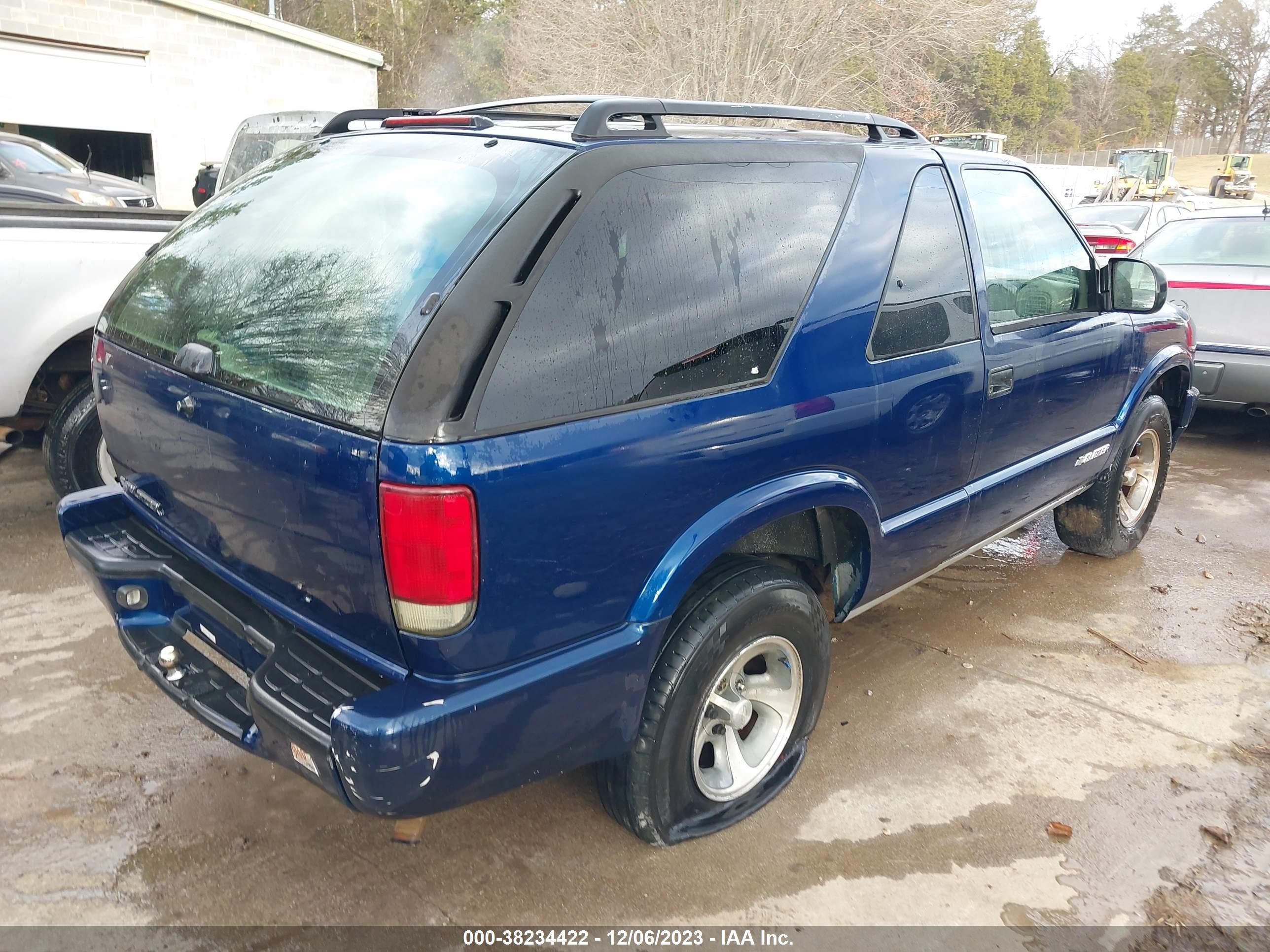 Photo 3 VIN: 1GNCS18X04K125130 - CHEVROLET BLAZER 