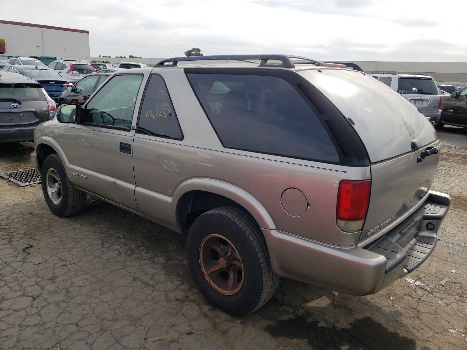 Photo 2 VIN: 1GNCS18X13K165425 - CHEVROLET BLAZER 