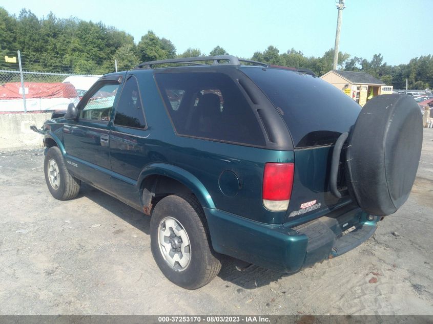 Photo 2 VIN: 1GNCT18W2WK231554 - CHEVROLET BLAZER 