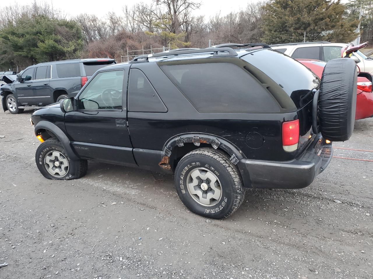 Photo 1 VIN: 1GNCT18W31K155707 - CHEVROLET BLAZER 