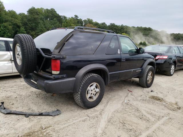 Photo 2 VIN: 1GNCT18W3YK186367 - CHEVROLET BLAZER 