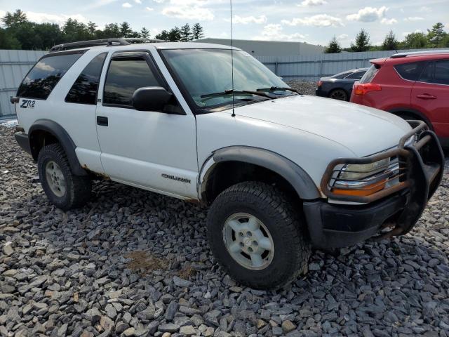 Photo 3 VIN: 1GNCT18W5YK131676 - CHEVROLET BLAZER 