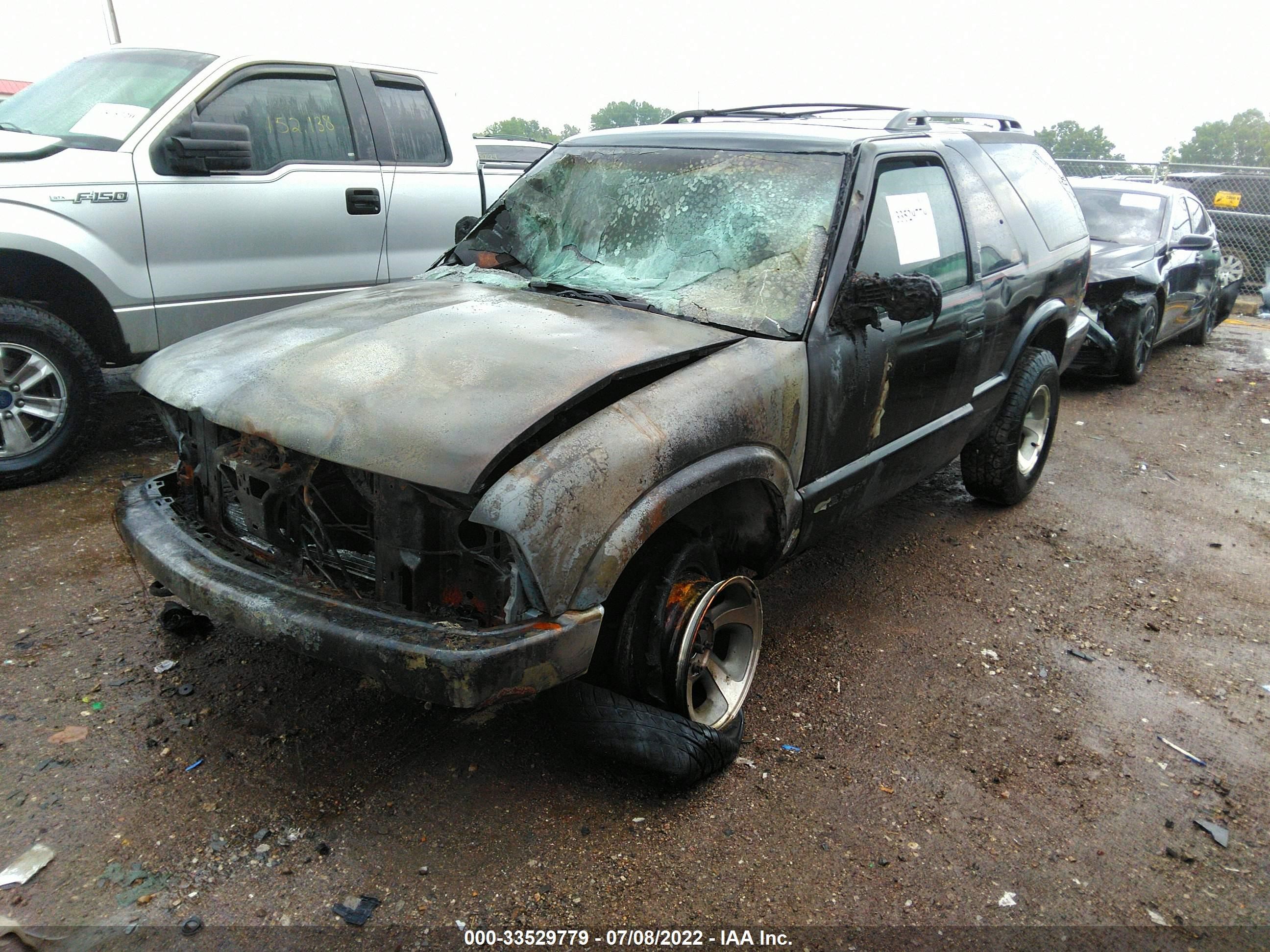 Photo 1 VIN: 1GNCT18W6XK166287 - CHEVROLET BLAZER 