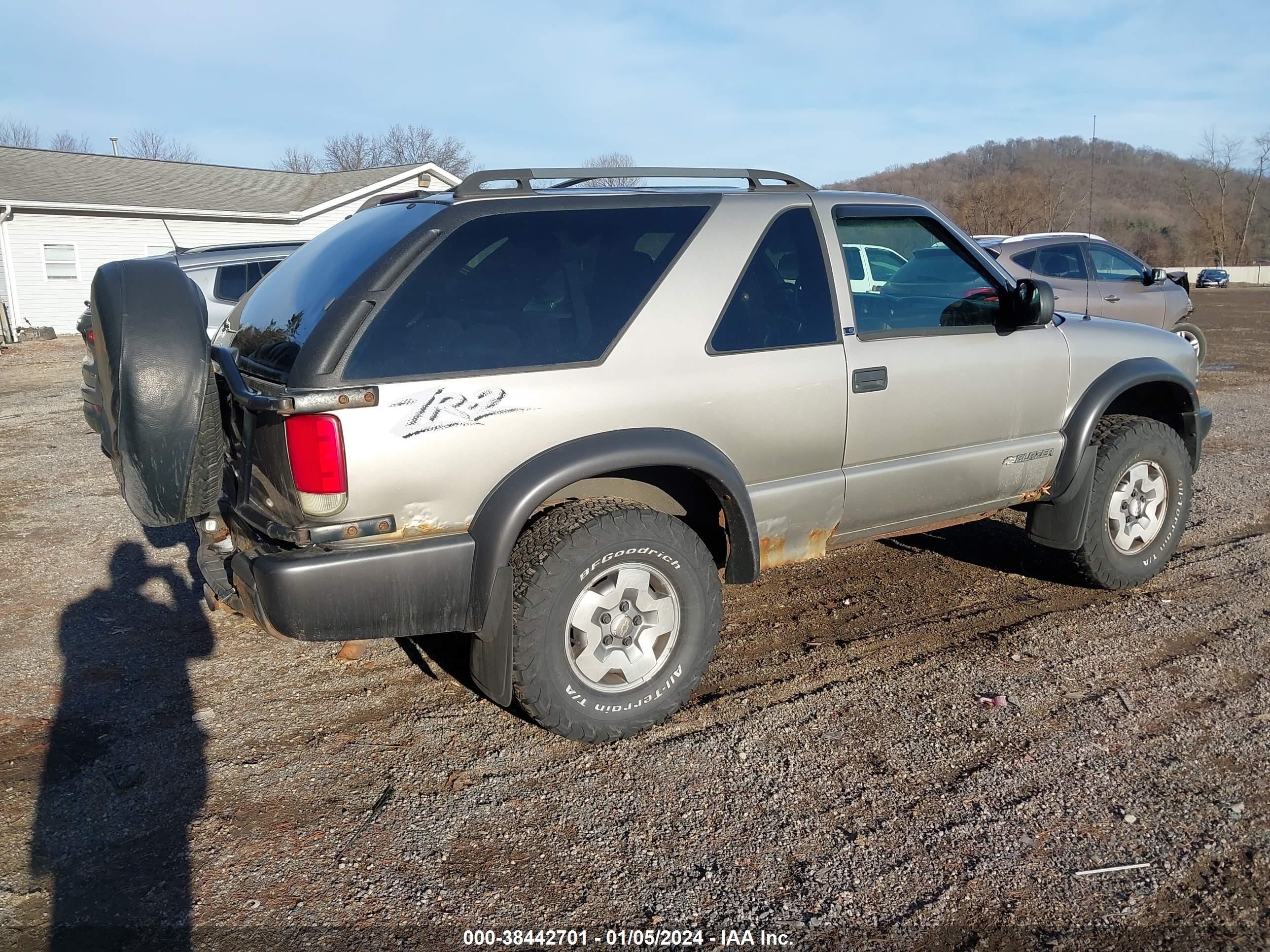 Photo 3 VIN: 1GNCT18W72K223198 - CHEVROLET BLAZER 