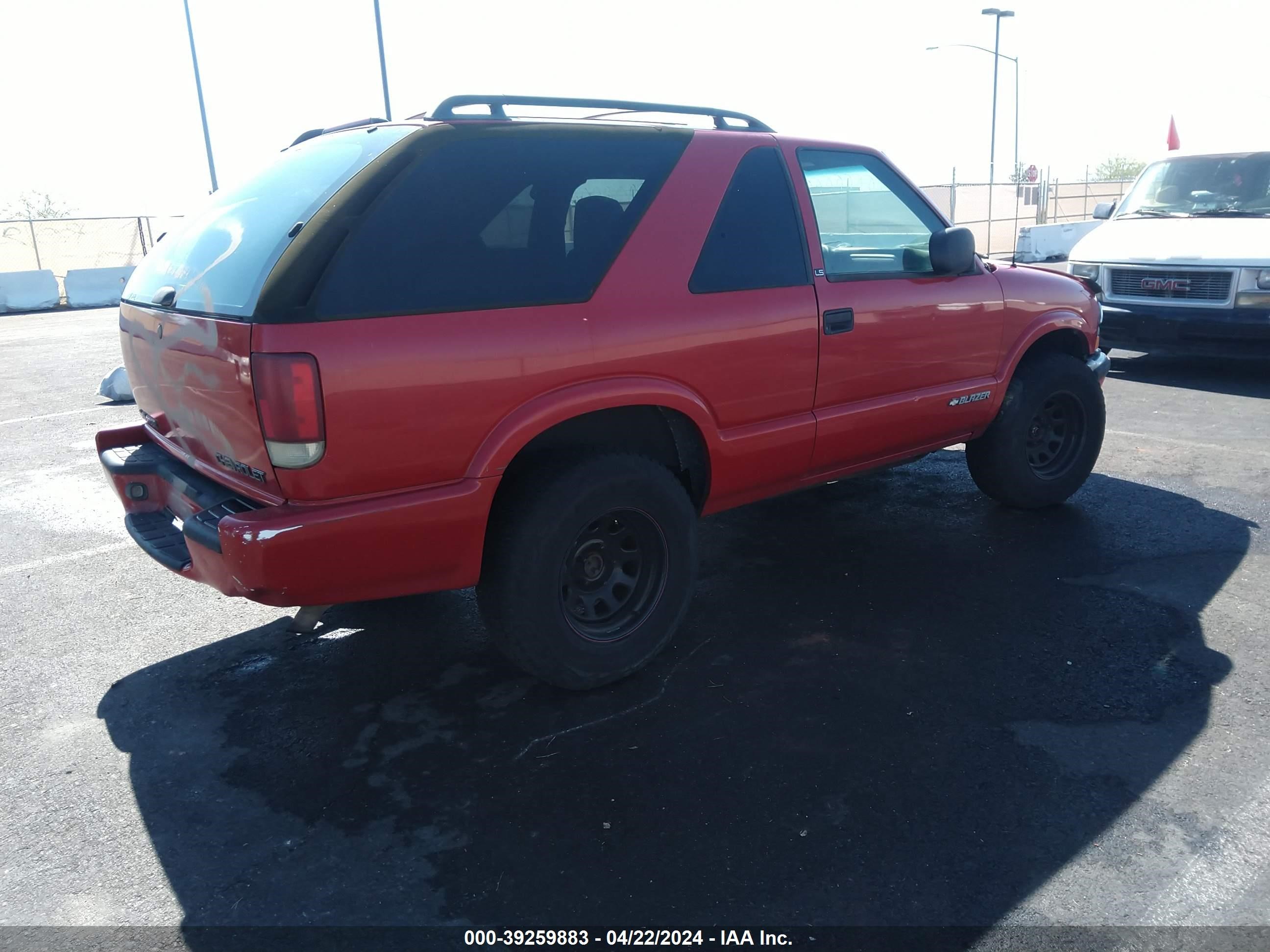 Photo 3 VIN: 1GNCT18WX1K240530 - CHEVROLET BLAZER 