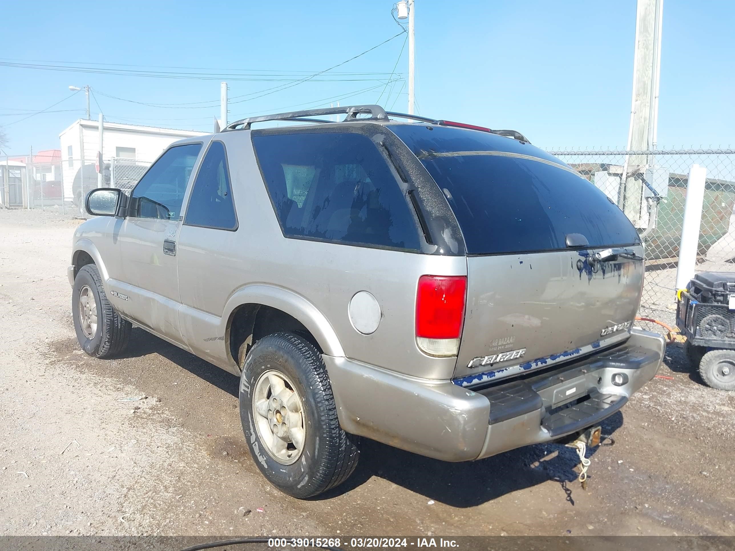 Photo 2 VIN: 1GNCT18WXXK170262 - CHEVROLET BLAZER 