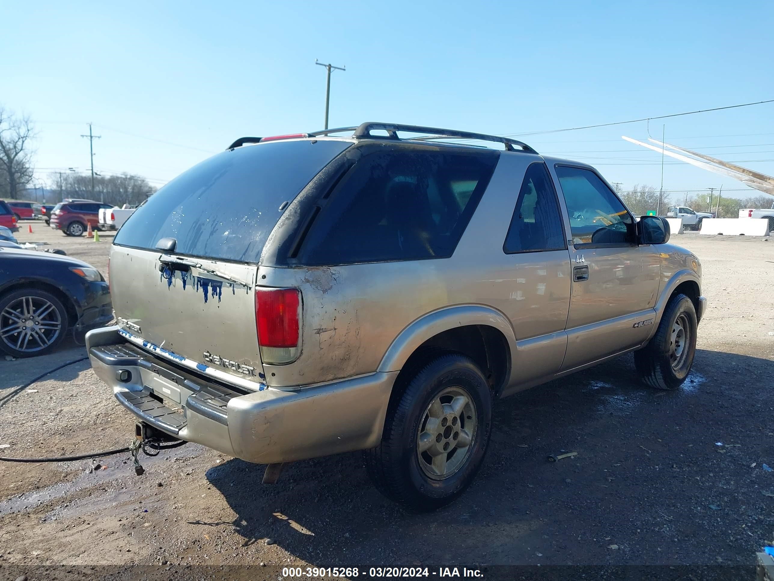 Photo 3 VIN: 1GNCT18WXXK170262 - CHEVROLET BLAZER 