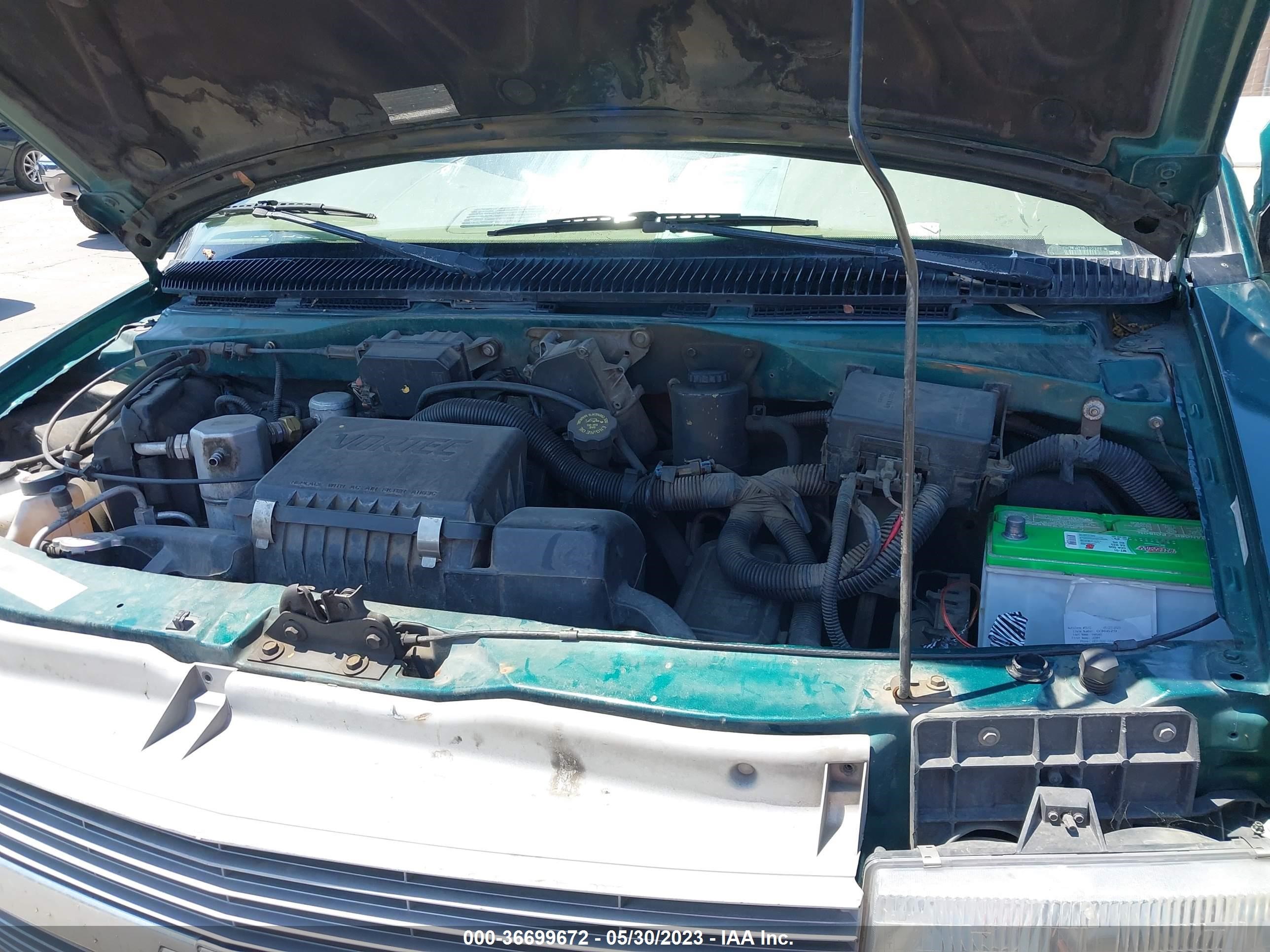 Photo 9 VIN: 1GNDM19W01B100566 - CHEVROLET ASTRO 