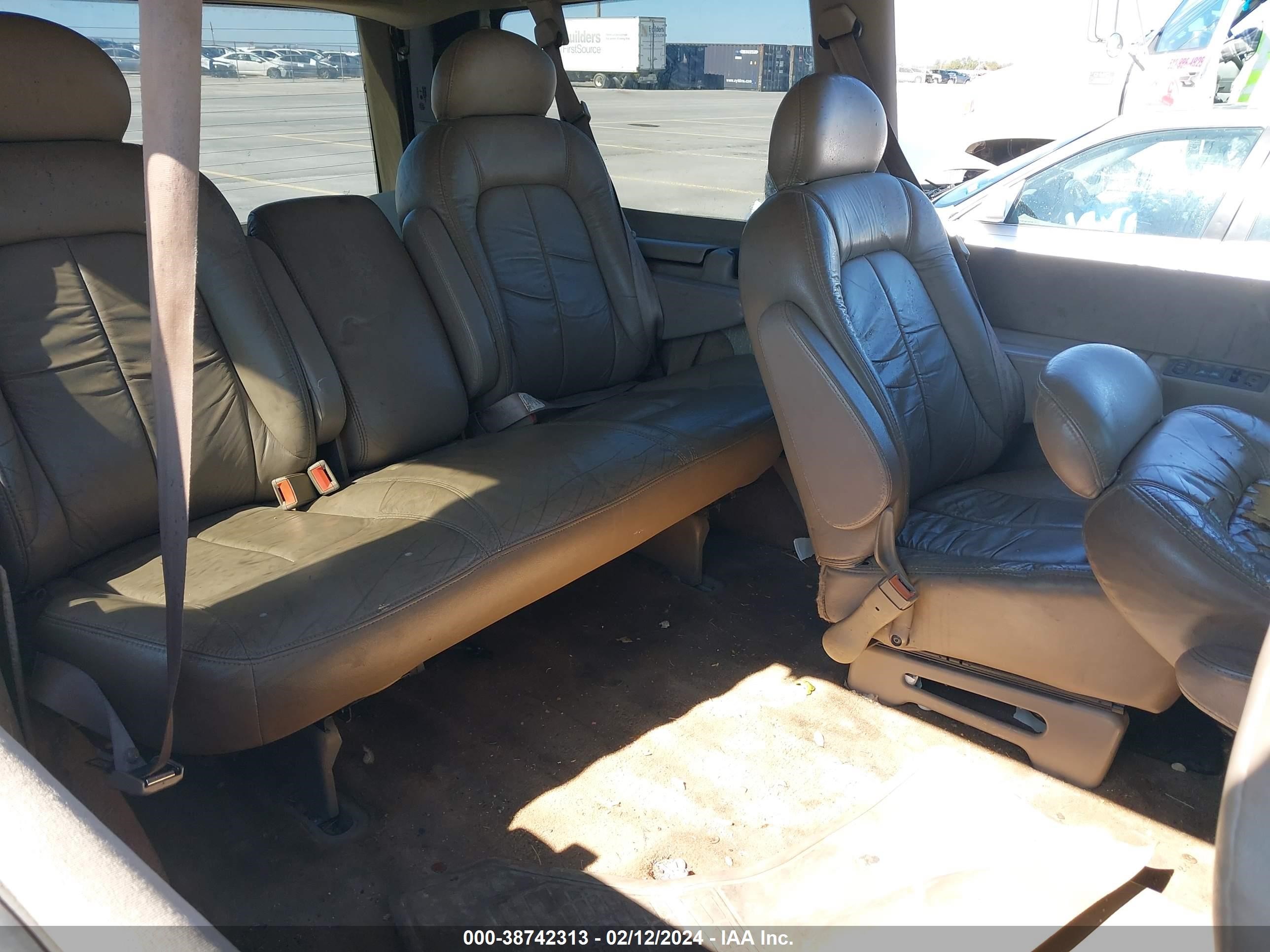 Photo 7 VIN: 1GNDM19W0YB148711 - CHEVROLET ASTRO 