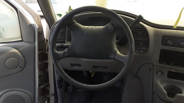 Photo 11 VIN: 1GNDM19W1VB122310 - CHEVROLET ASTRO 