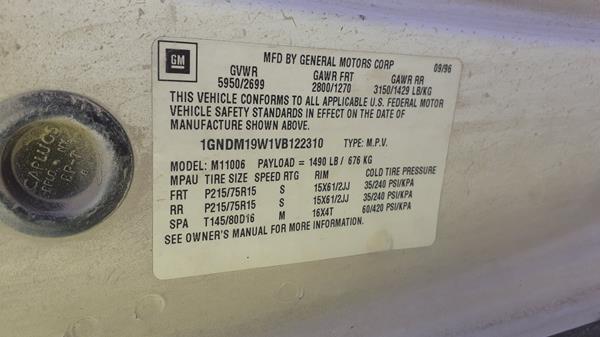 Photo 2 VIN: 1GNDM19W1VB122310 - CHEVROLET ASTRO 