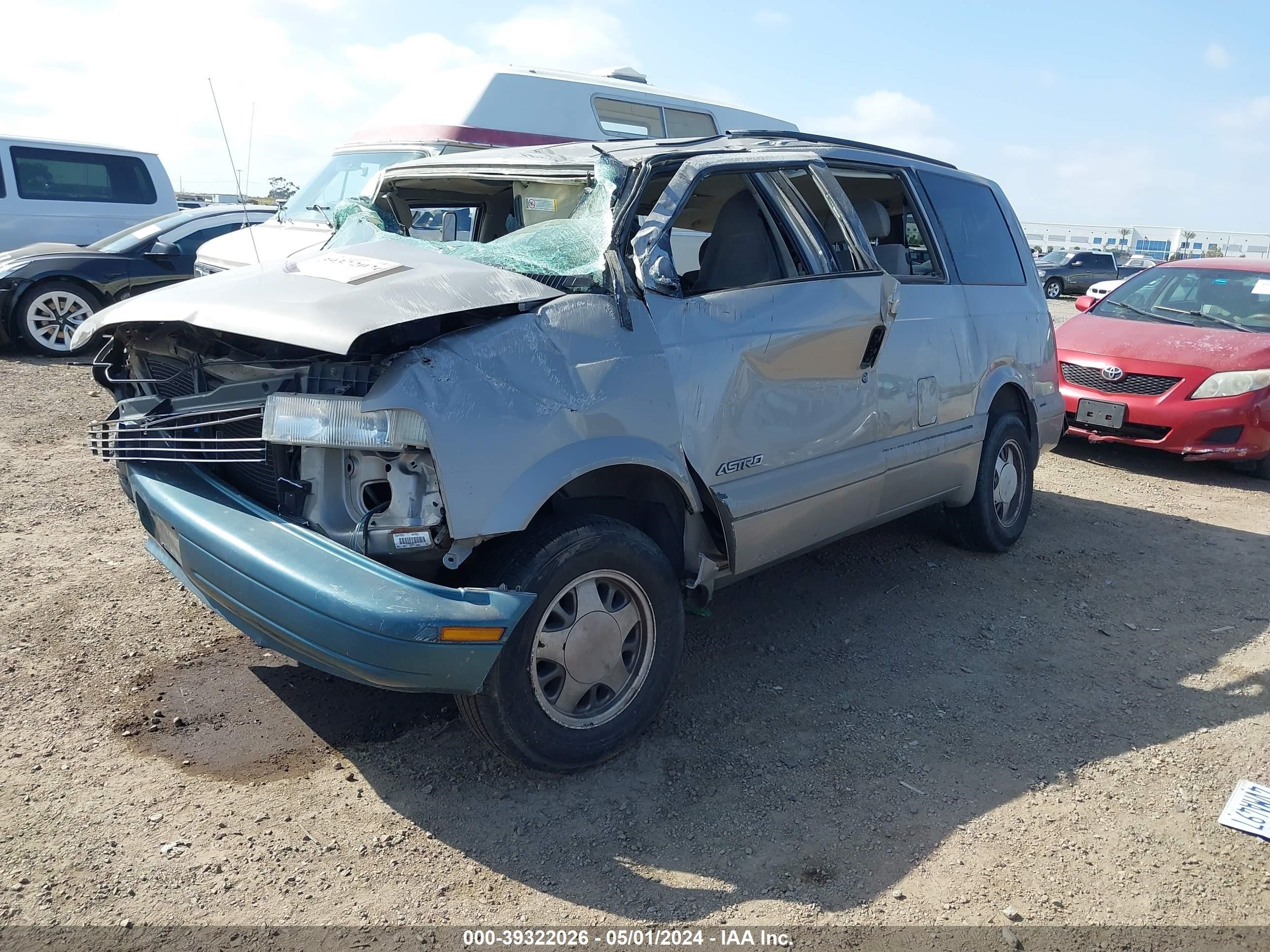 Photo 1 VIN: 1GNDM19W31B134100 - CHEVROLET ASTRO 