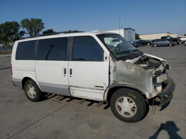 Photo 3 VIN: 1GNDM19W4YB153488 - CHEVROLET ASTRO 