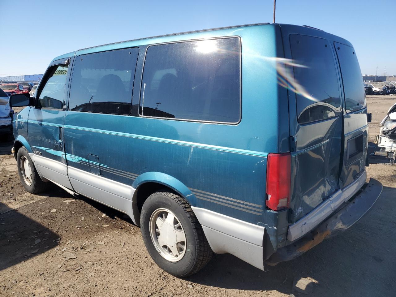 Photo 1 VIN: 1GNDM19W5VB208865 - CHEVROLET ASTRO 