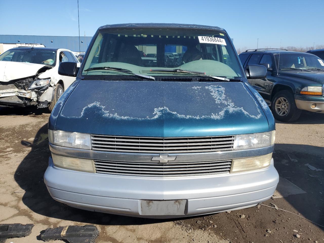 Photo 4 VIN: 1GNDM19W5VB208865 - CHEVROLET ASTRO 