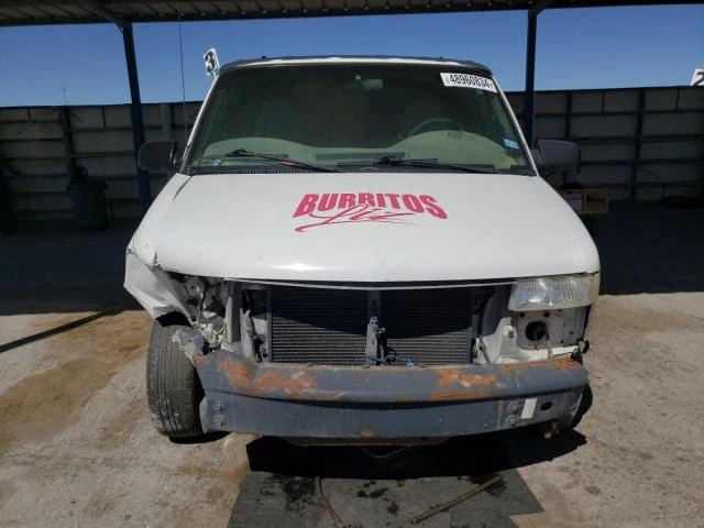 Photo 4 VIN: 1GNDM19W5XB160755 - CHEVROLET ASTRO 