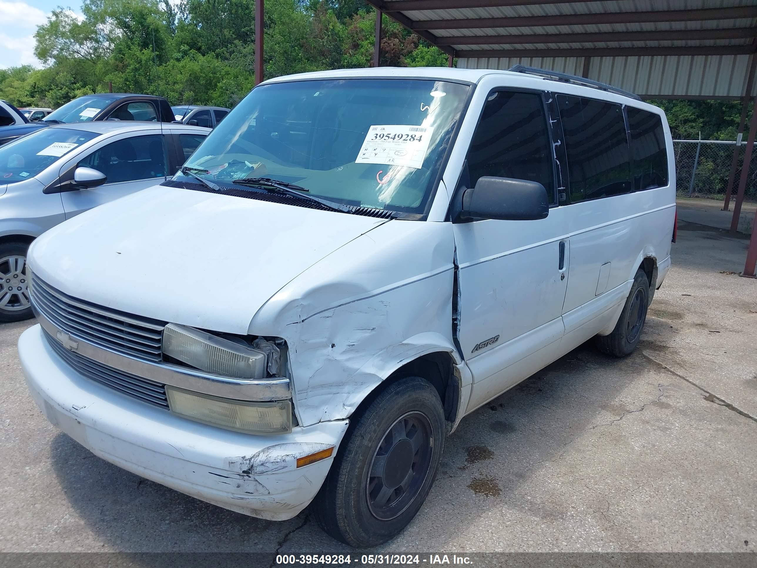 Photo 1 VIN: 1GNDM19W7XB123254 - CHEVROLET ASTRO 