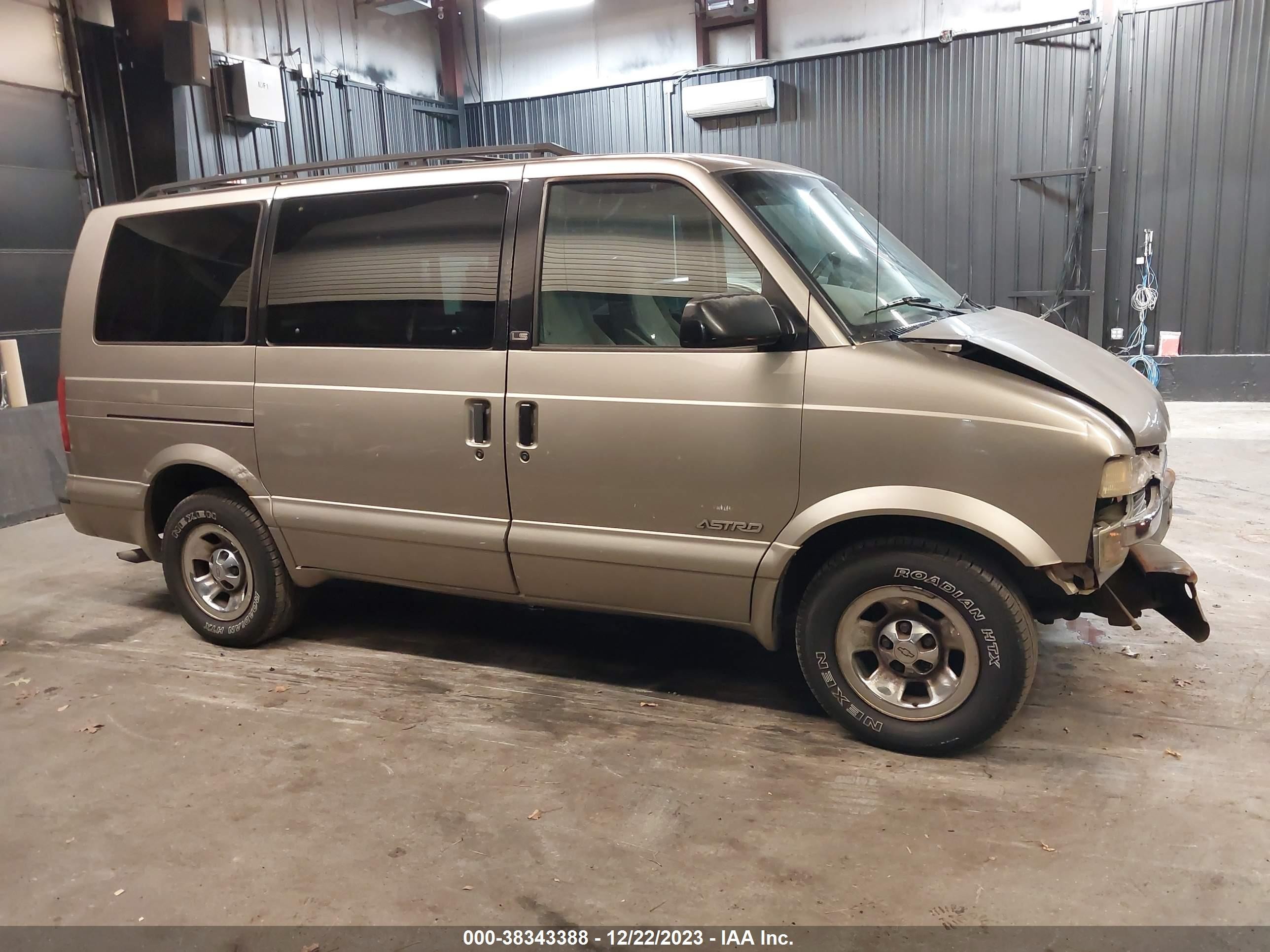 Photo 13 VIN: 1GNDM19W81B155444 - CHEVROLET ASTRO 