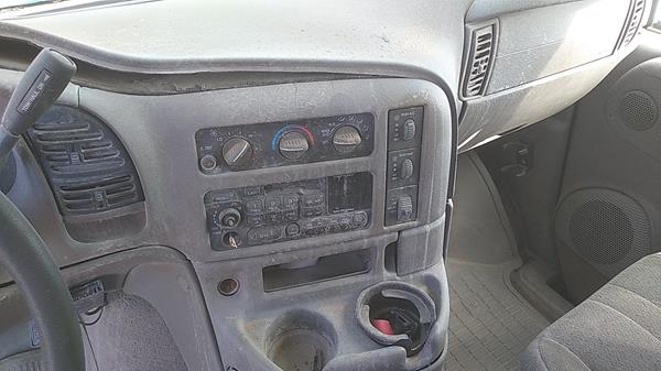 Photo 15 VIN: 1GNDM19W91B122226 - CHEVROLET ASTRO 