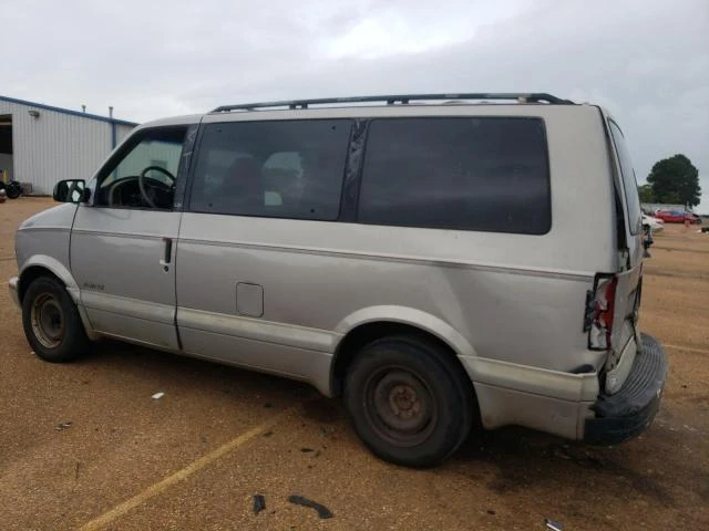 Photo 1 VIN: 1GNDM19W9YB143880 - CHEVROLET ASTRO 