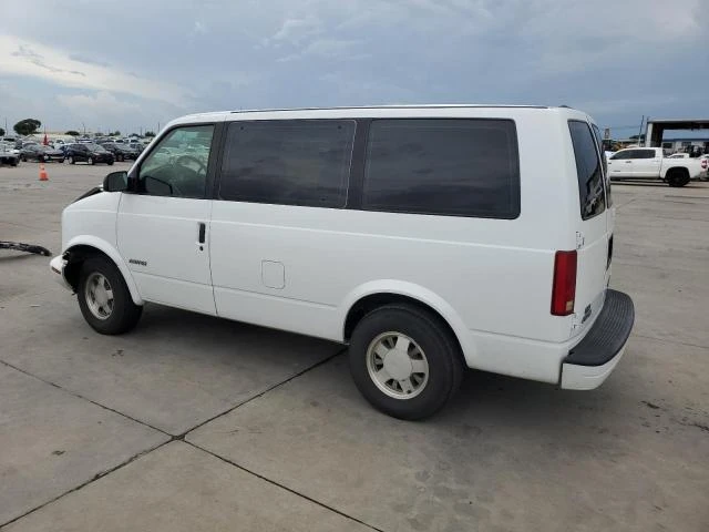 Photo 1 VIN: 1GNDM19W9YB163692 - CHEVROLET ASTRO 