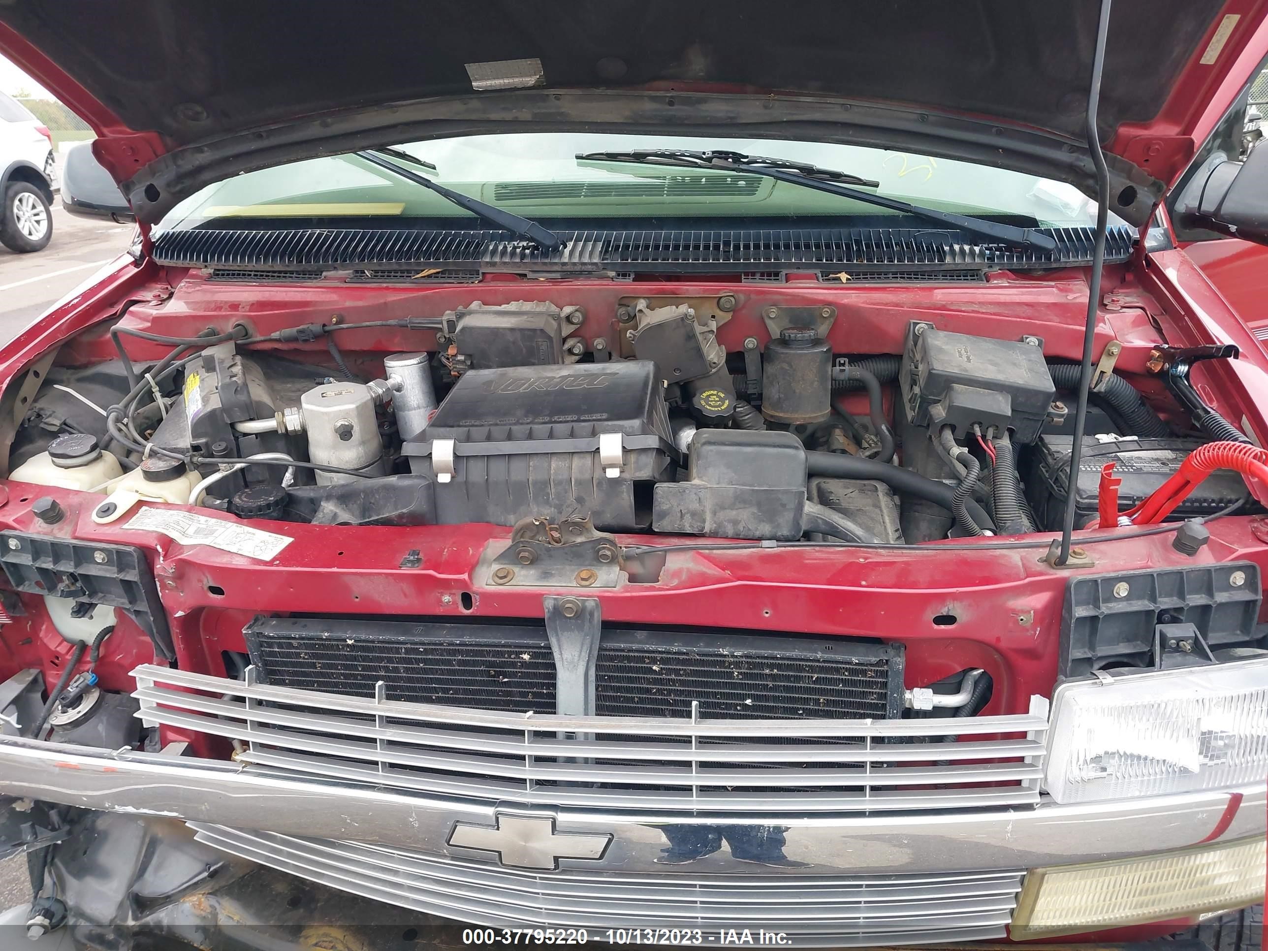 Photo 9 VIN: 1GNDM19W9YB213782 - CHEVROLET ASTRO 