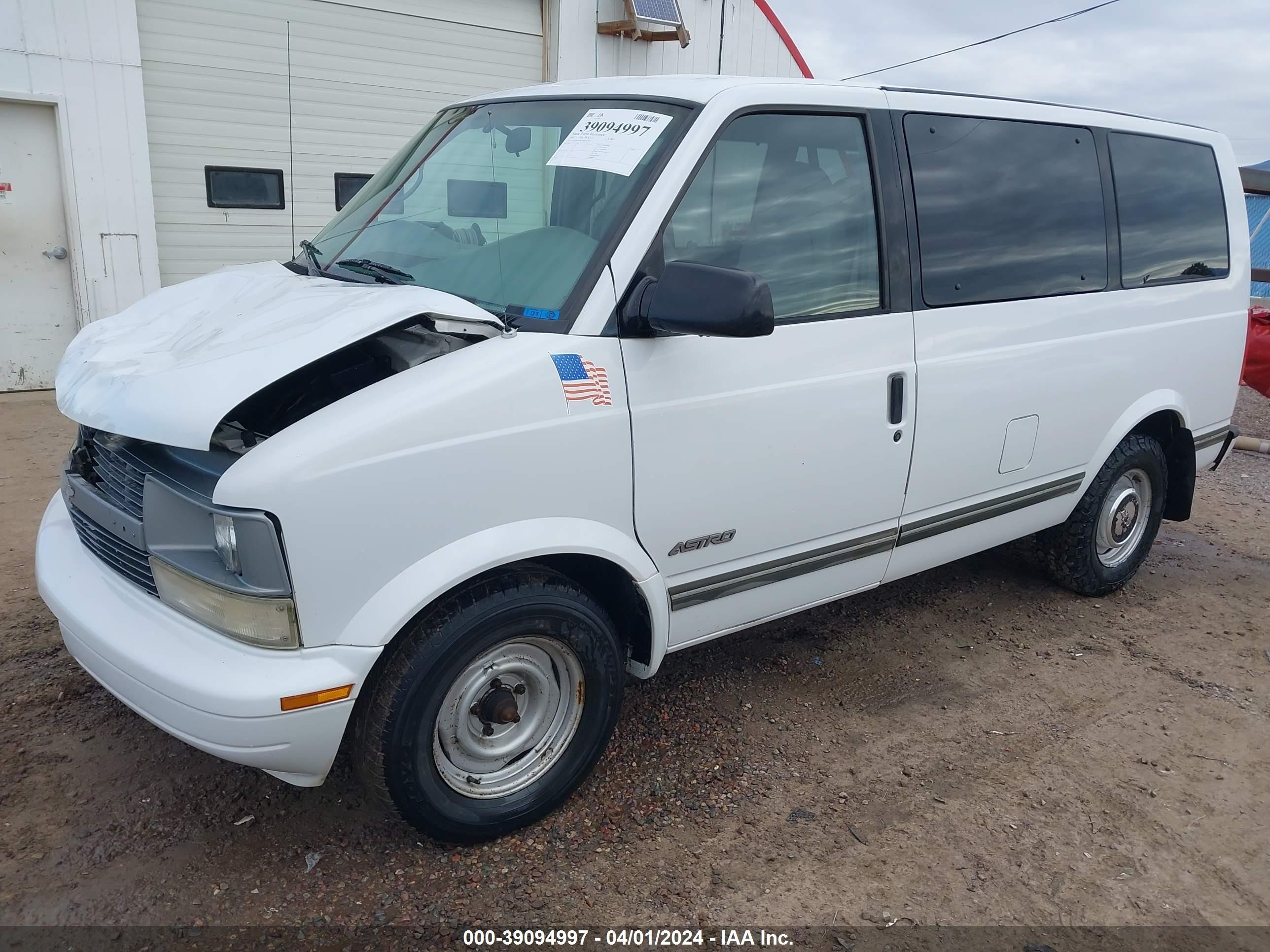 Photo 1 VIN: 1GNDM19WXVB191948 - CHEVROLET ASTRO 