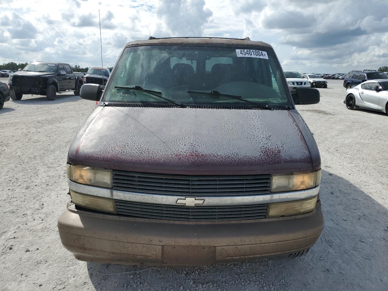 Photo 4 VIN: 1GNDM19WXVB205685 - CHEVROLET ASTRO 