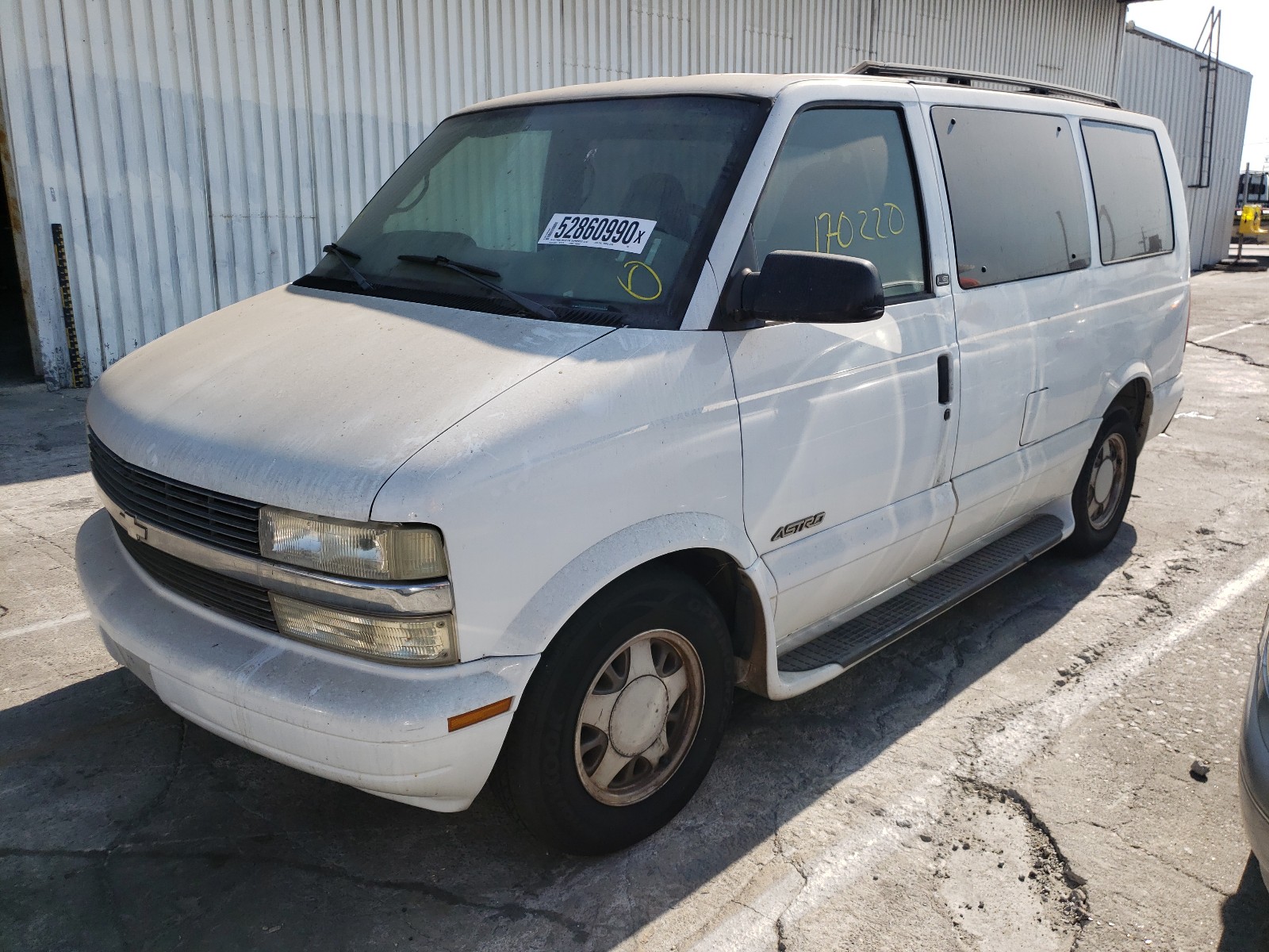 Photo 1 VIN: 1GNDM19X12B116172 - CHEVROLET ASTRO 