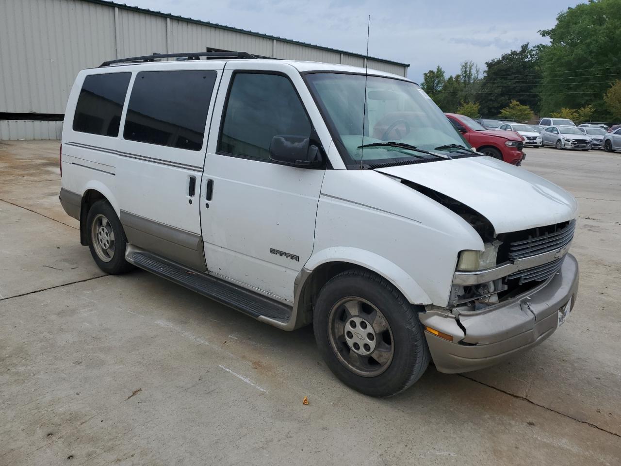 Photo 3 VIN: 1GNDM19X13B127836 - CHEVROLET ASTRO 