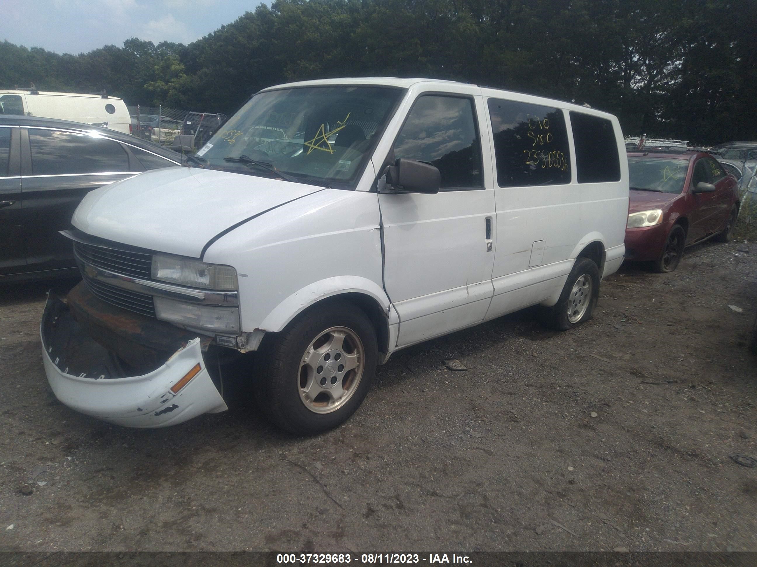 Photo 1 VIN: 1GNDM19X15B114510 - CHEVROLET ASTRO 