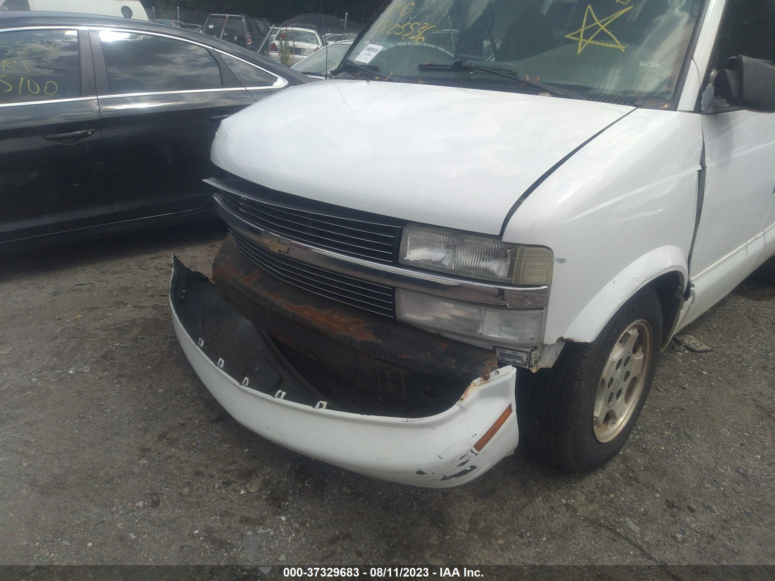 Photo 5 VIN: 1GNDM19X15B114510 - CHEVROLET ASTRO 