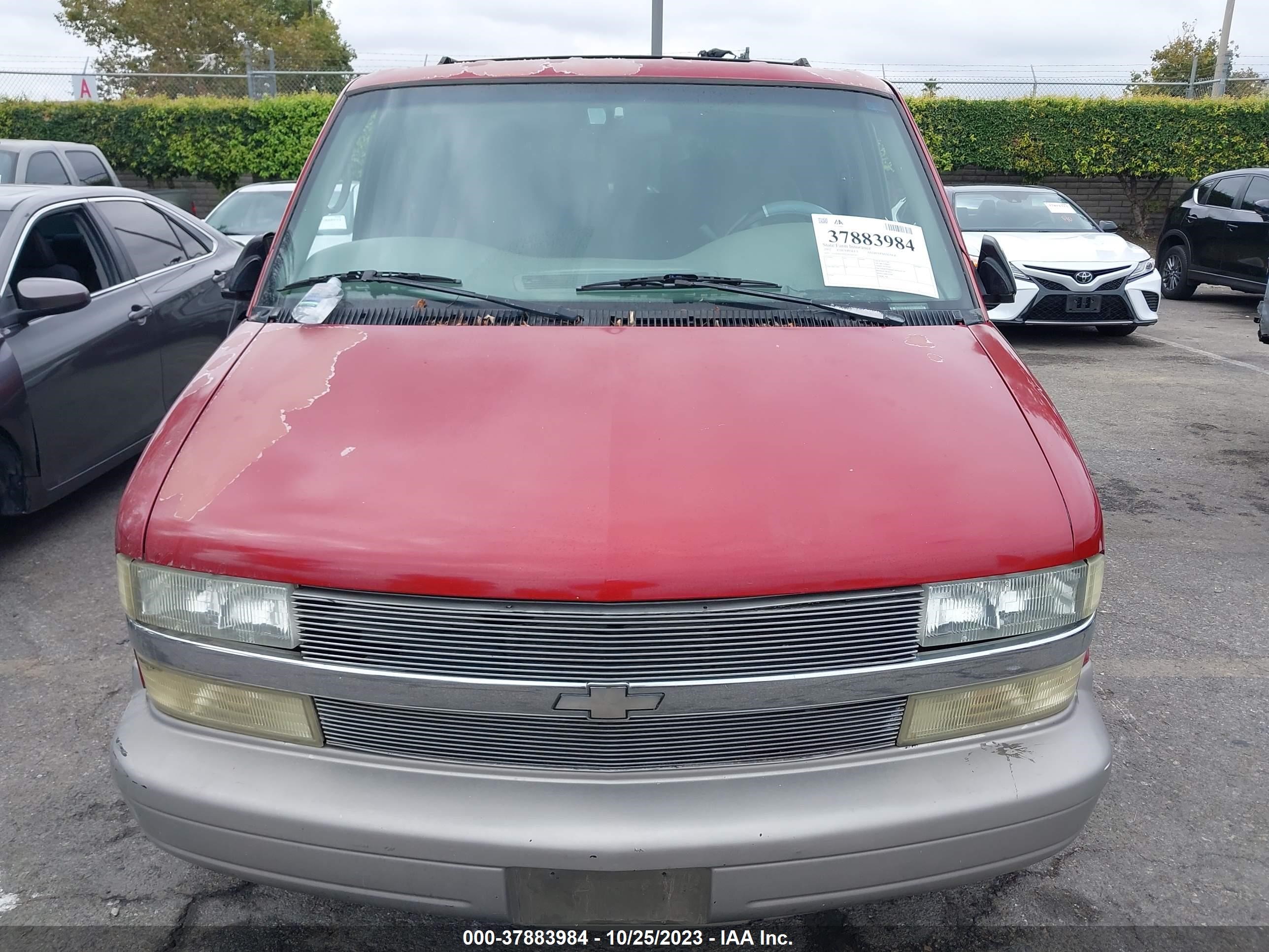 Photo 11 VIN: 1GNDM19X22B100241 - CHEVROLET ASTRO 