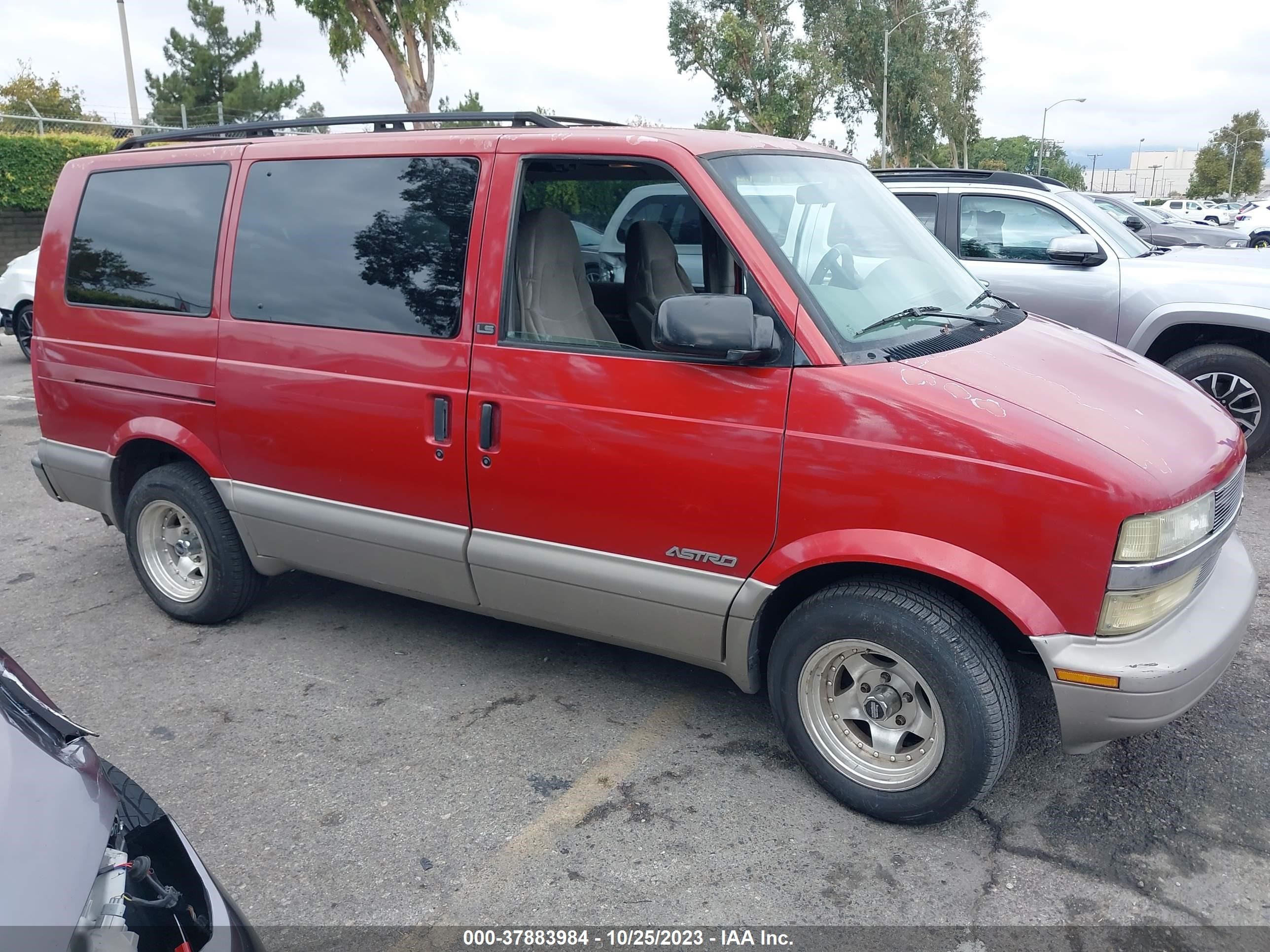 Photo 12 VIN: 1GNDM19X22B100241 - CHEVROLET ASTRO 