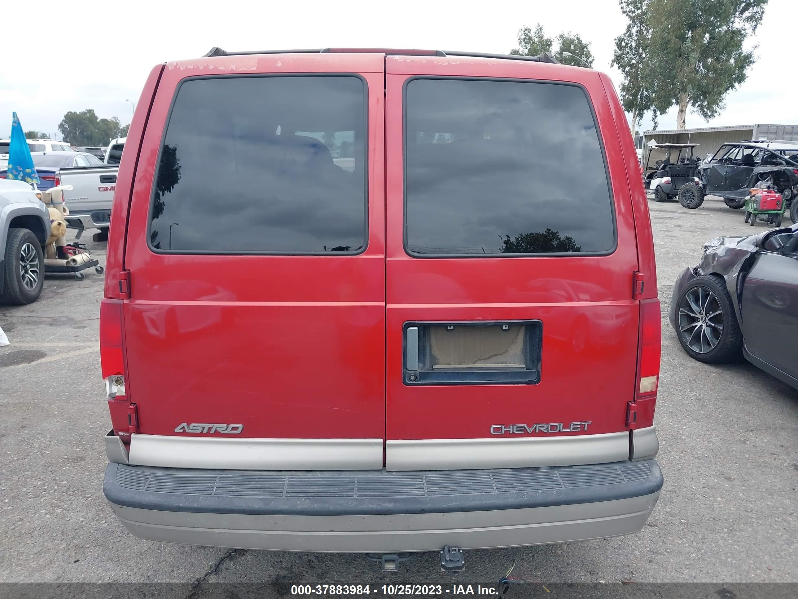 Photo 15 VIN: 1GNDM19X22B100241 - CHEVROLET ASTRO 