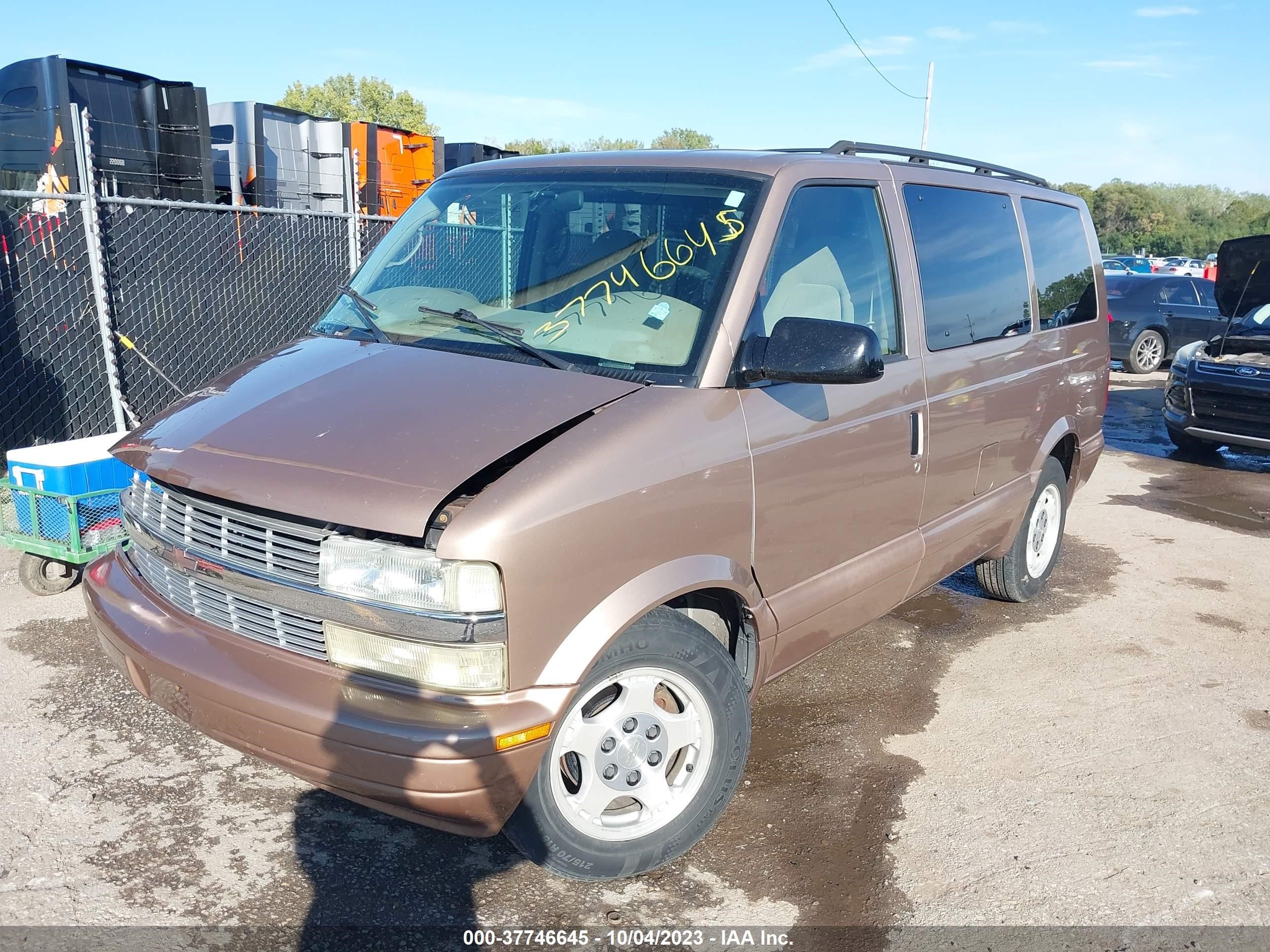 Photo 1 VIN: 1GNDM19X25B112426 - CHEVROLET ASTRO 