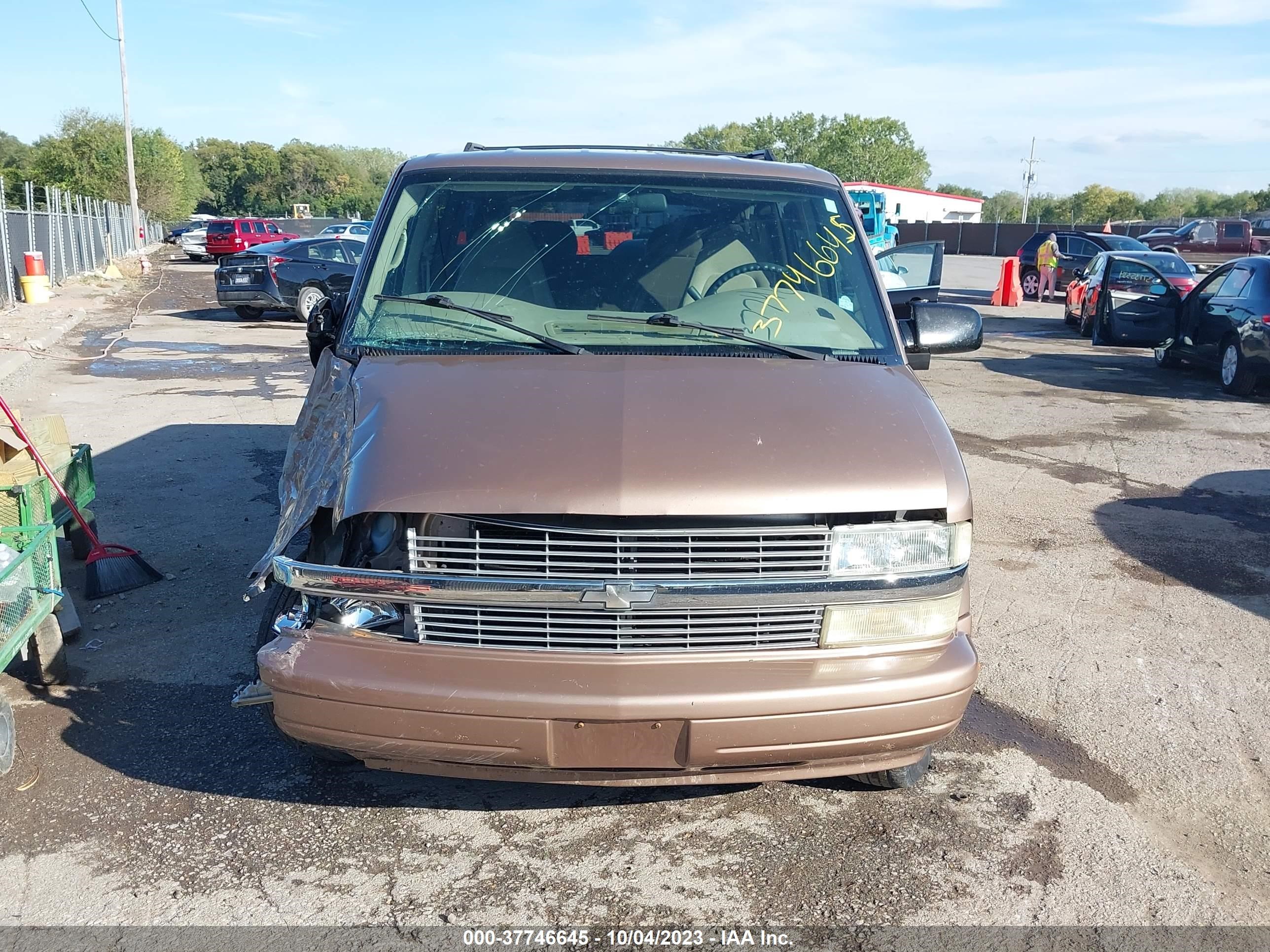 Photo 11 VIN: 1GNDM19X25B112426 - CHEVROLET ASTRO 