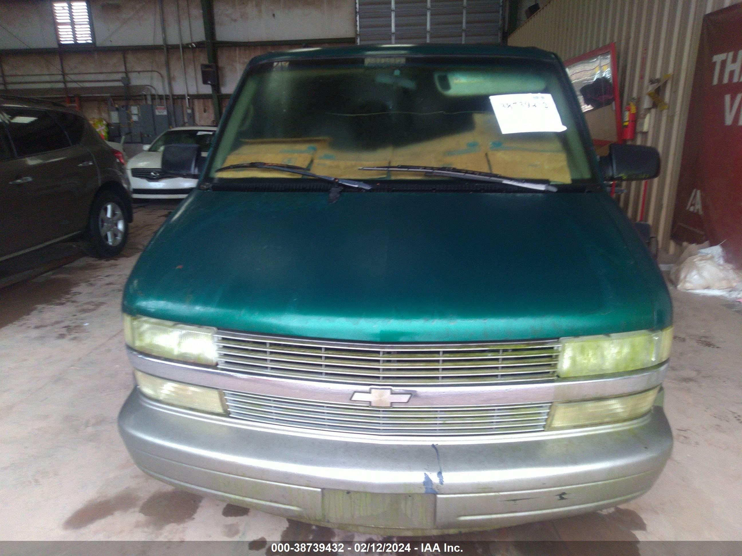 Photo 12 VIN: 1GNDM19X42B135587 - CHEVROLET ASTRO 