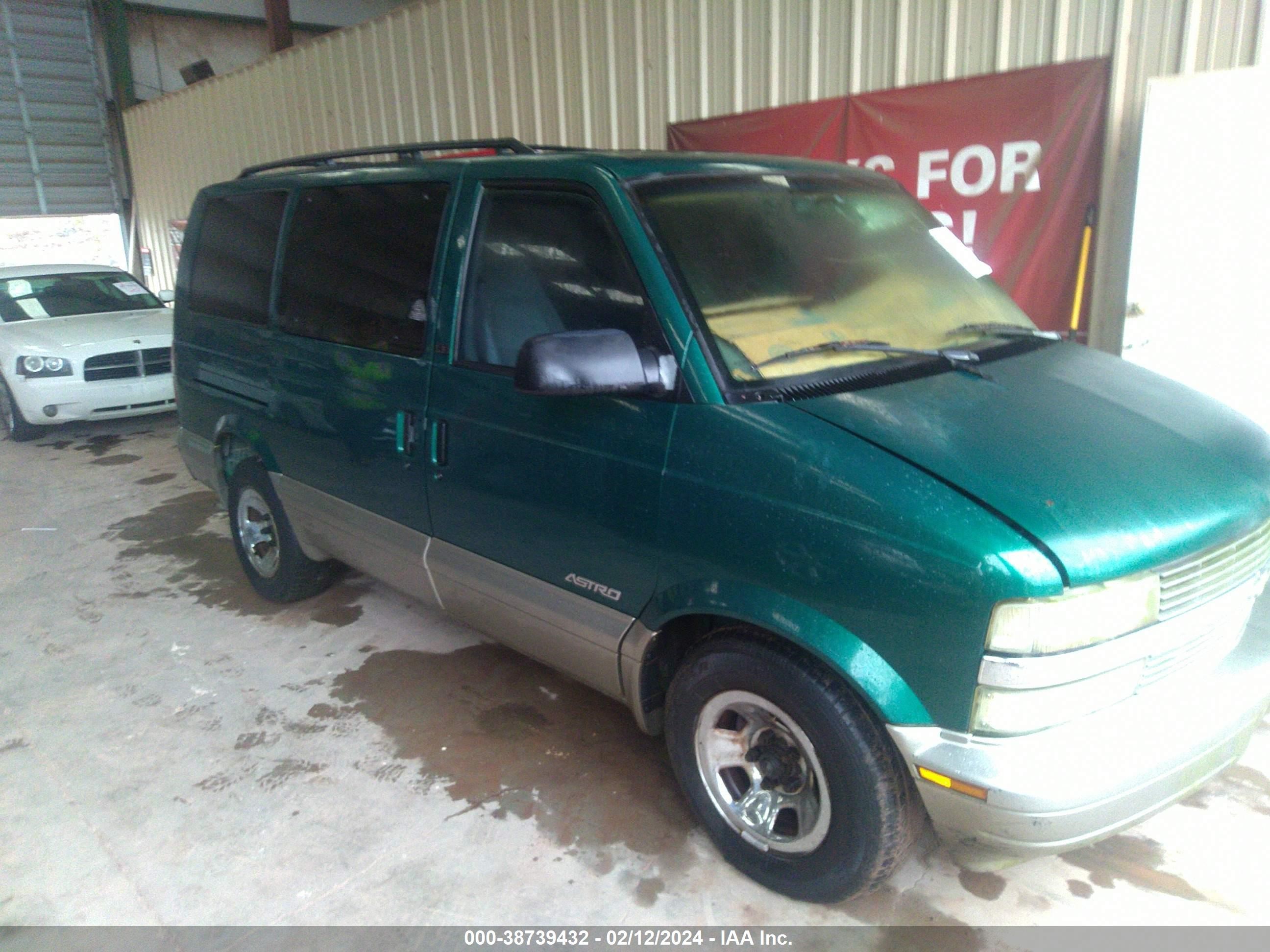 Photo 13 VIN: 1GNDM19X42B135587 - CHEVROLET ASTRO 