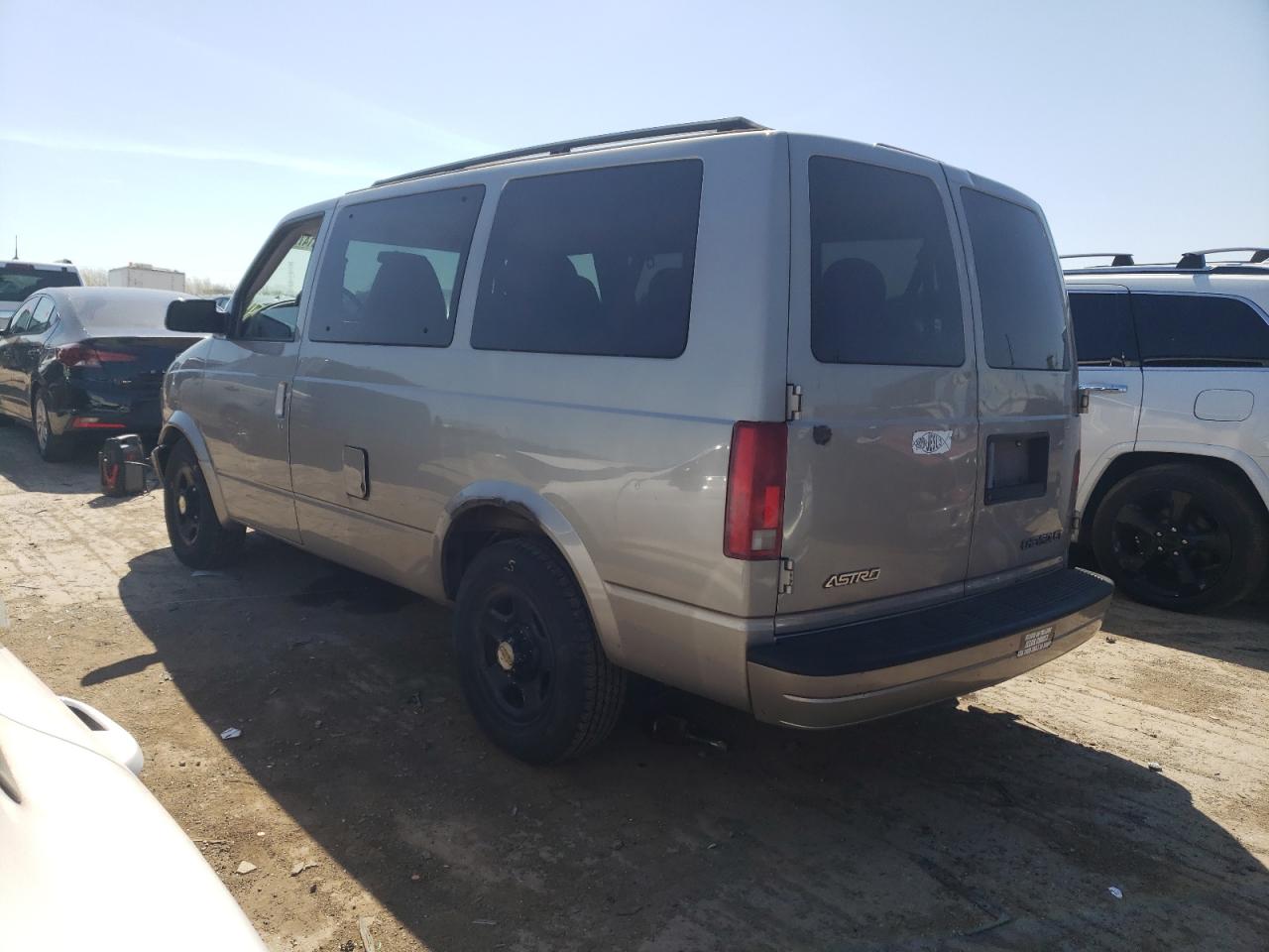 Photo 1 VIN: 1GNDM19X45B121497 - CHEVROLET ASTRO 