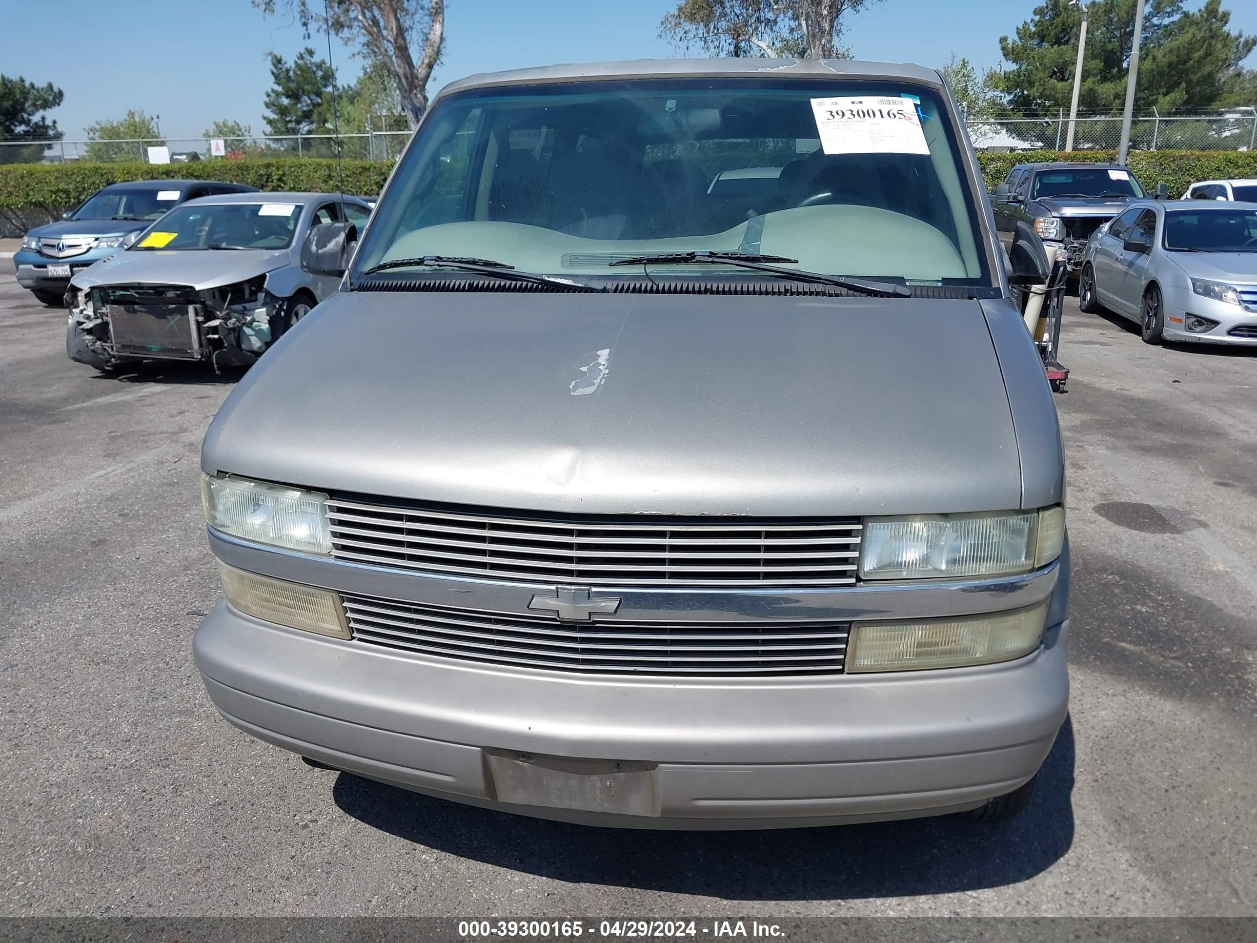 Photo 11 VIN: 1GNDM19X53B106620 - CHEVROLET ASTRO 