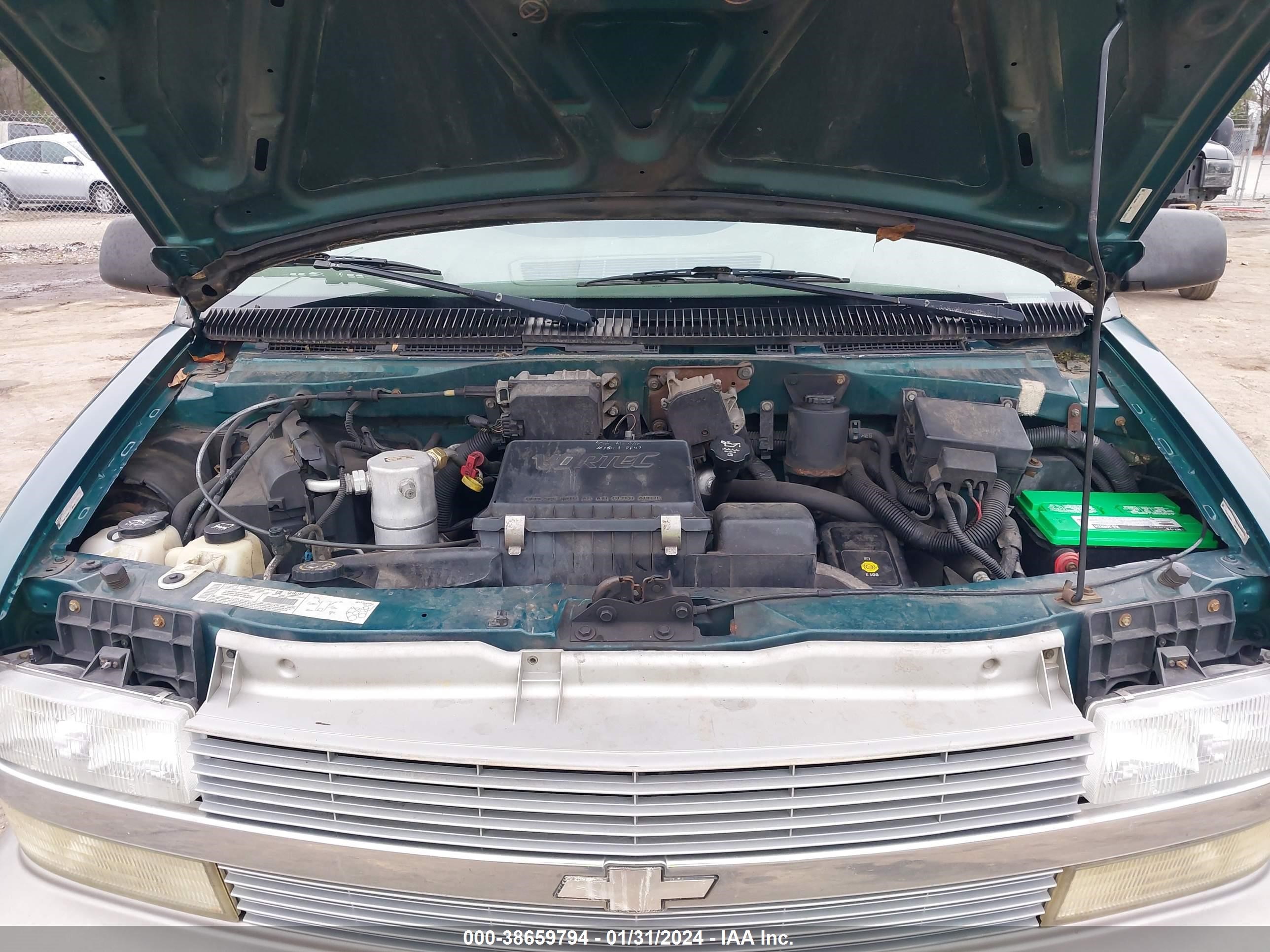 Photo 9 VIN: 1GNDM19X63B112474 - CHEVROLET ASTRO 