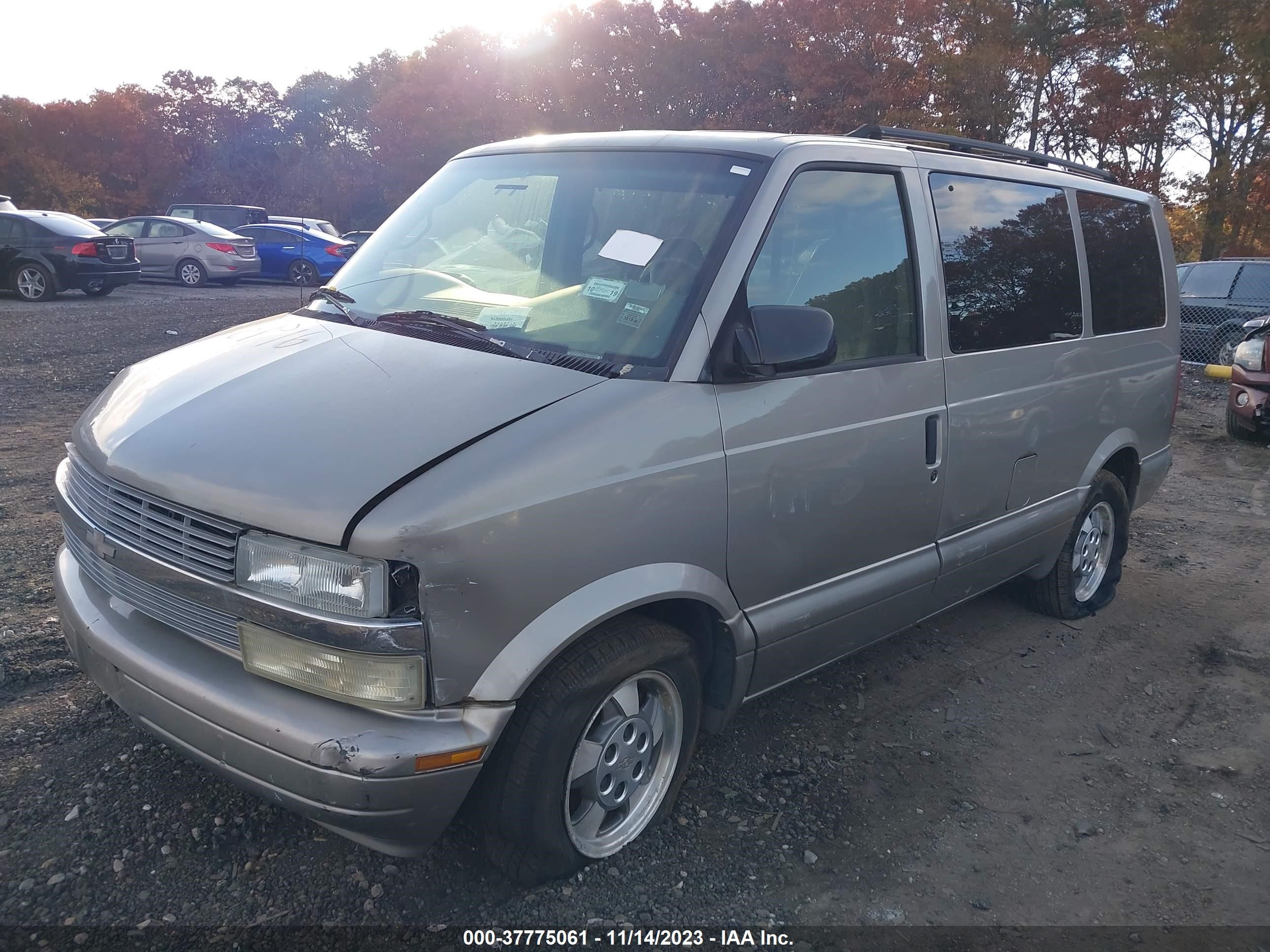 Photo 1 VIN: 1GNDM19X73B121488 - CHEVROLET ASTRO 