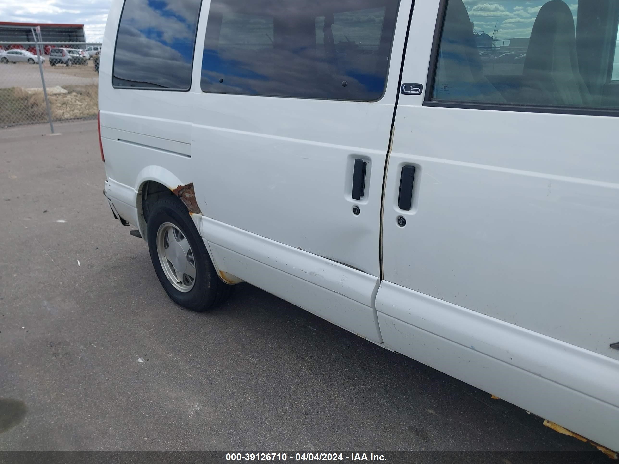 Photo 5 VIN: 1GNDM19X92B129011 - CHEVROLET ASTRO 